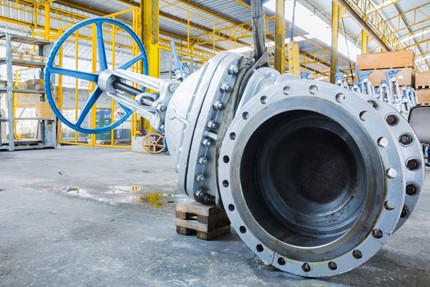 Treatment and on line maintenance of valves for the energy sector